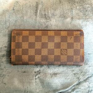 ✨ USED Louis Vuitton Sarah Wallet ✨